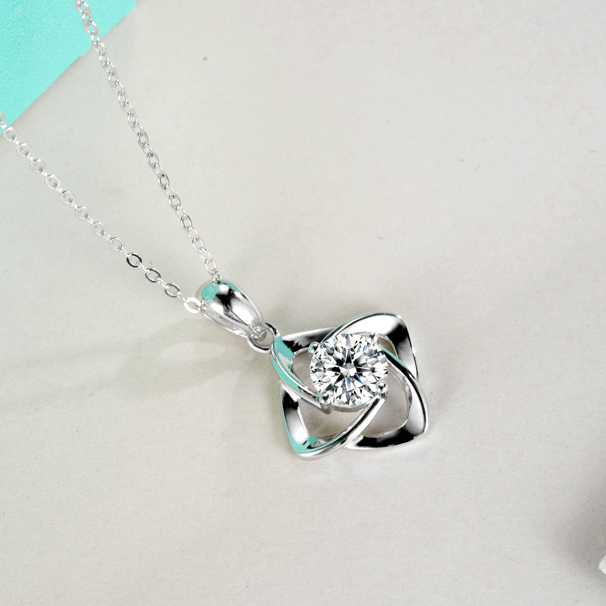 Romantic Four-Leaf Clover Pendant [MSD.068]