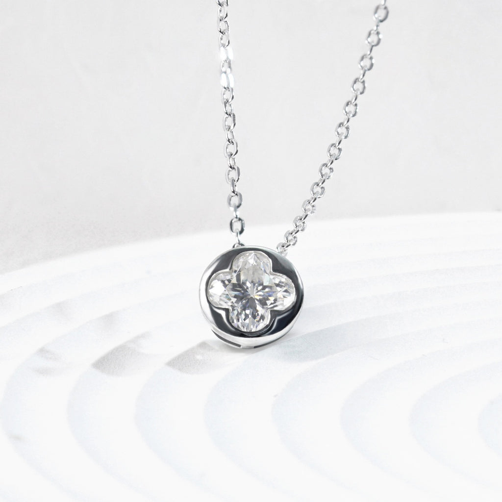 [MN0004] Round Four leaf clover necklace