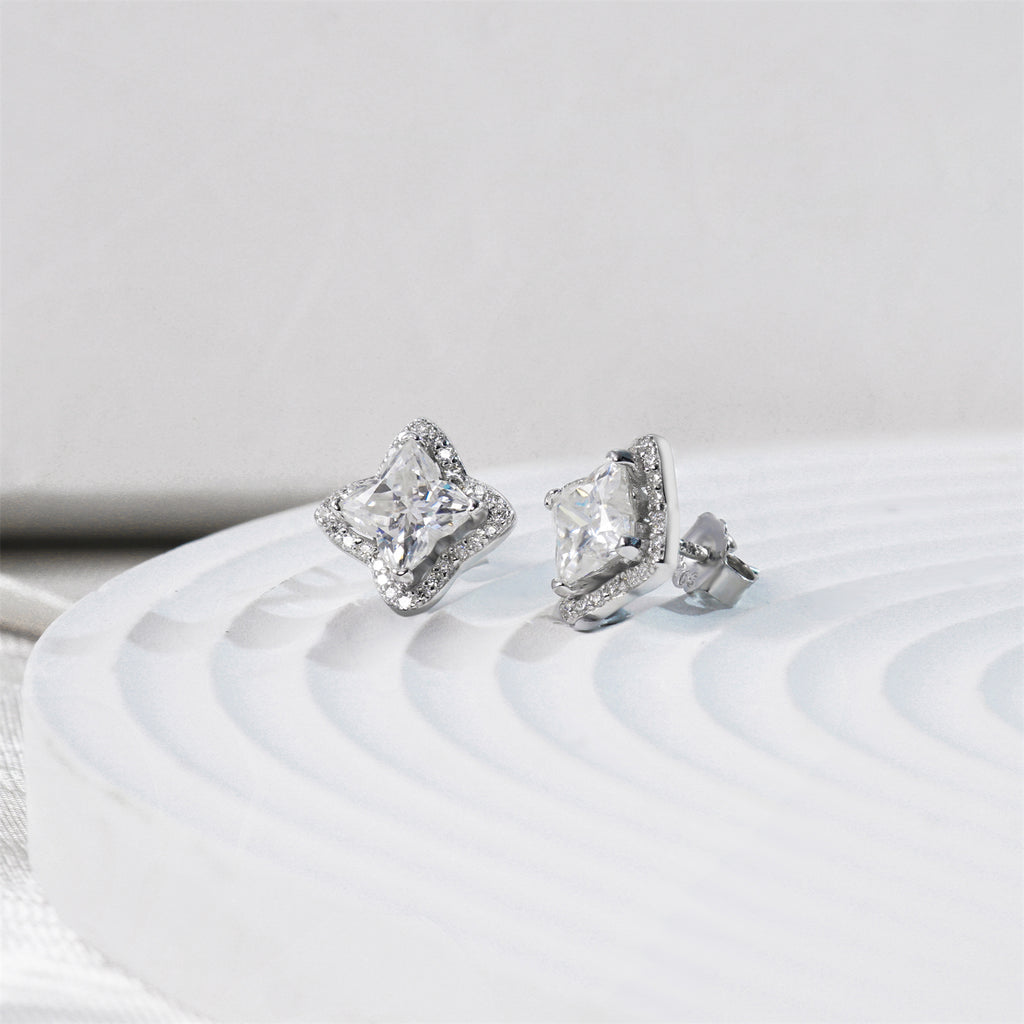 [ME0003] Lily-encrusted earrings