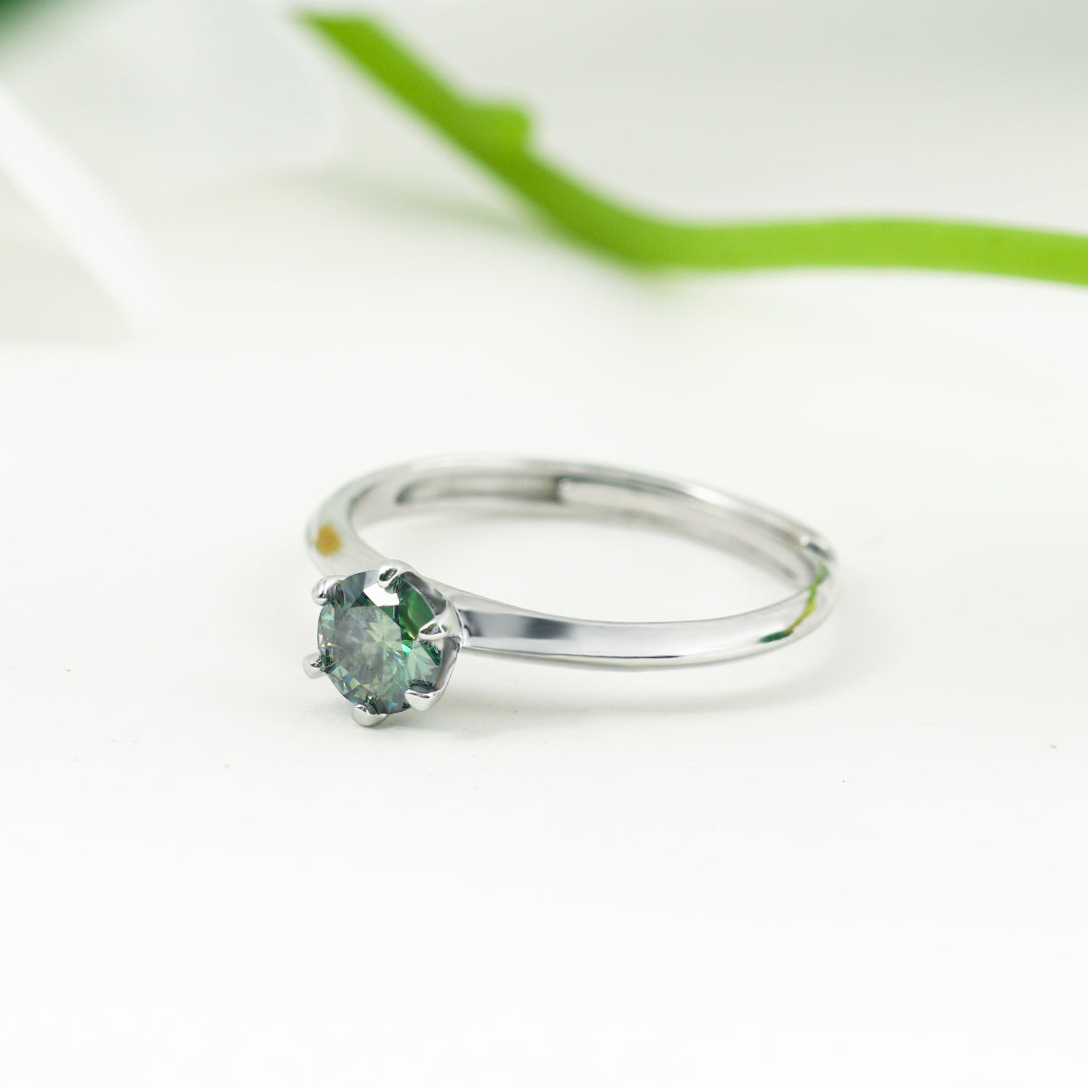 Green T's classic six claw ring [MSR.001G]