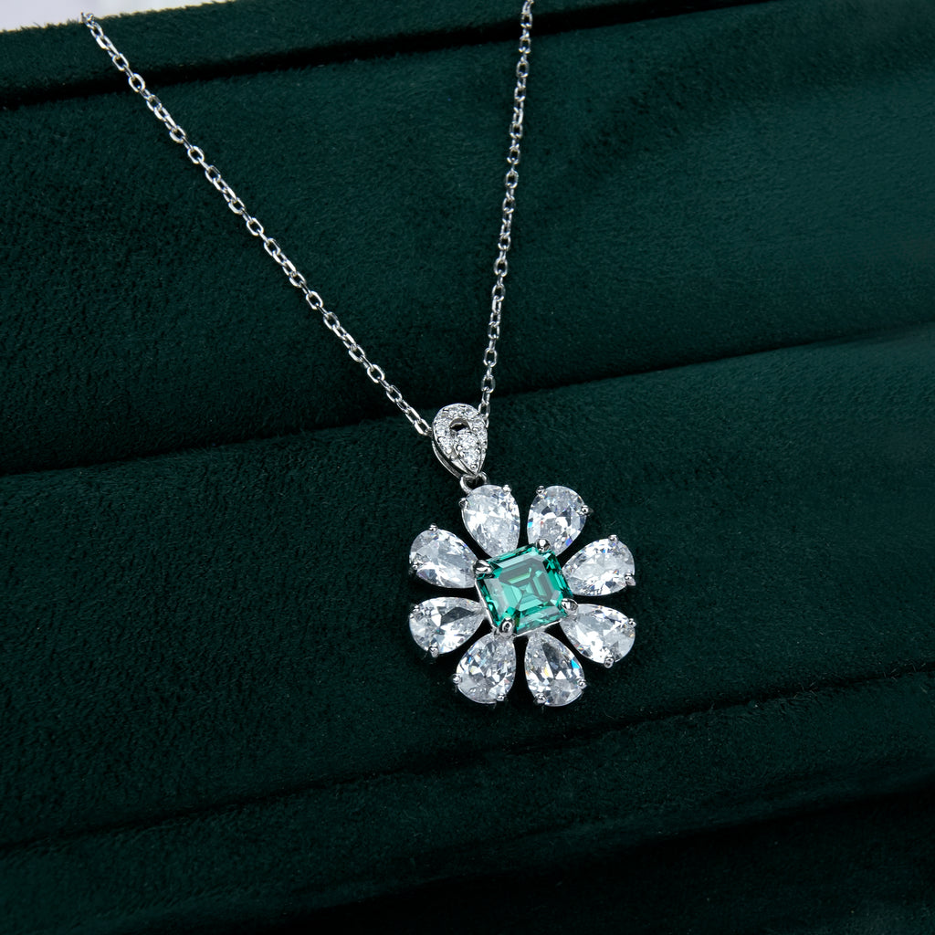 Green Core Queen Flower Pendant [MSD.316G]