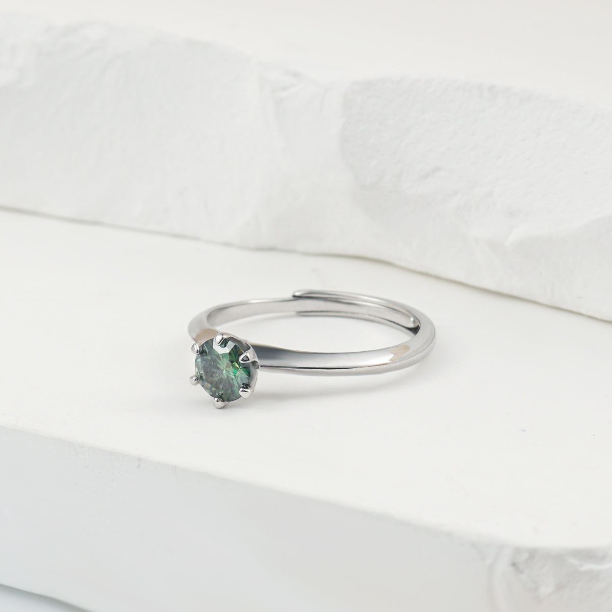 Green T's classic six claw ring [MSR.001G]